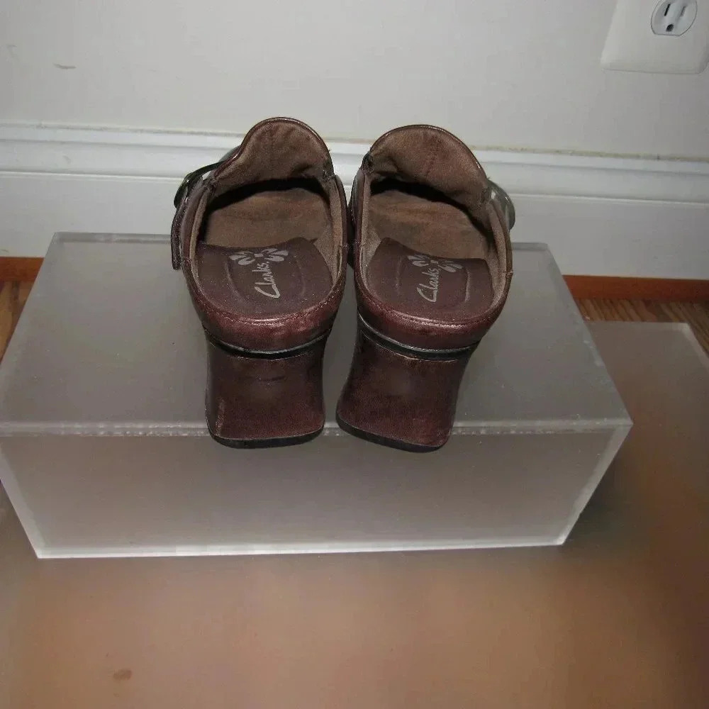 CLARKS Brown Leather Slip-On Clogs Mules Shoes 7.5 - Picture 4 of 5